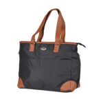 شنطة مستلزمات الأم والطفل