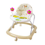 مشاية أطفال مع ألعاب