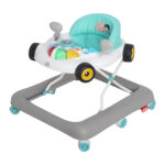 مشاية أطفال مع ألعاب