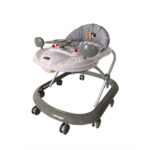 مشاية أطفال مع ألعاب